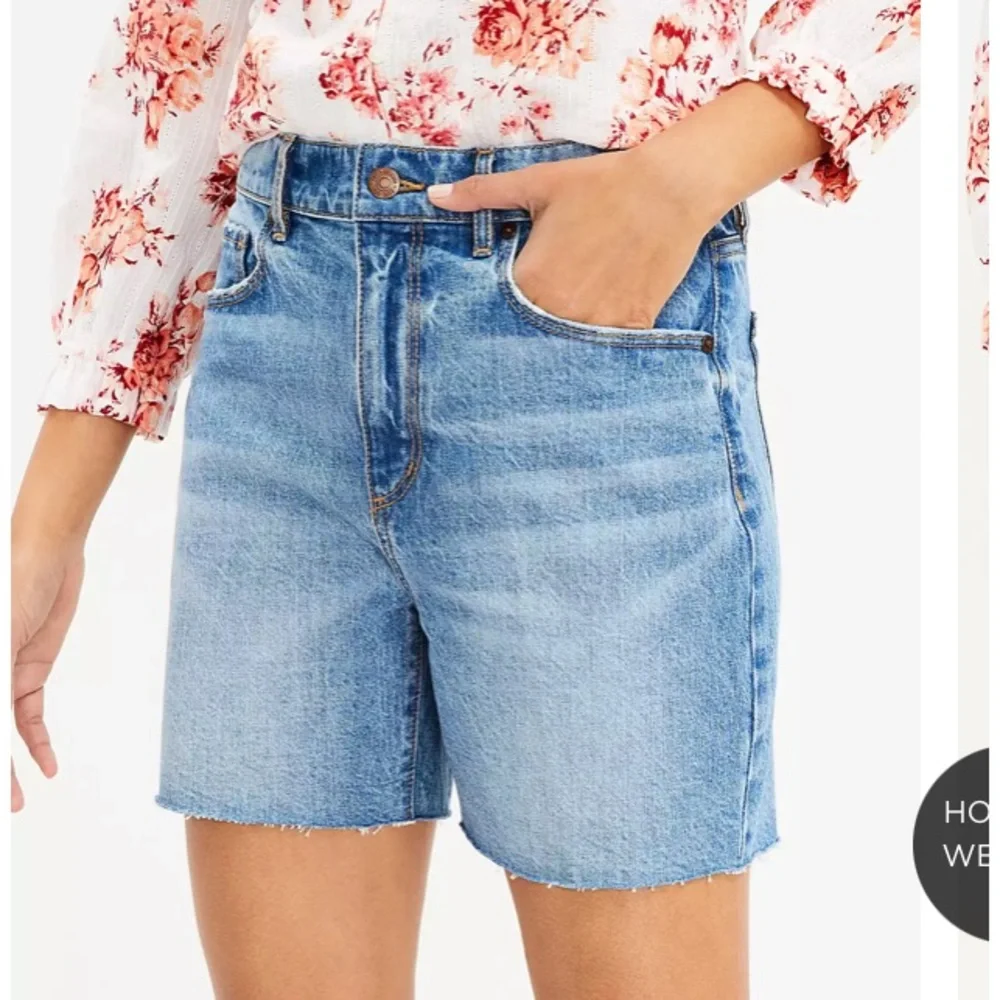 LOFT NWT Destructed Fresh Cut Hem High Rise 90's Boyfriend Shorts-Classic Indigo - Picture 2 of 3